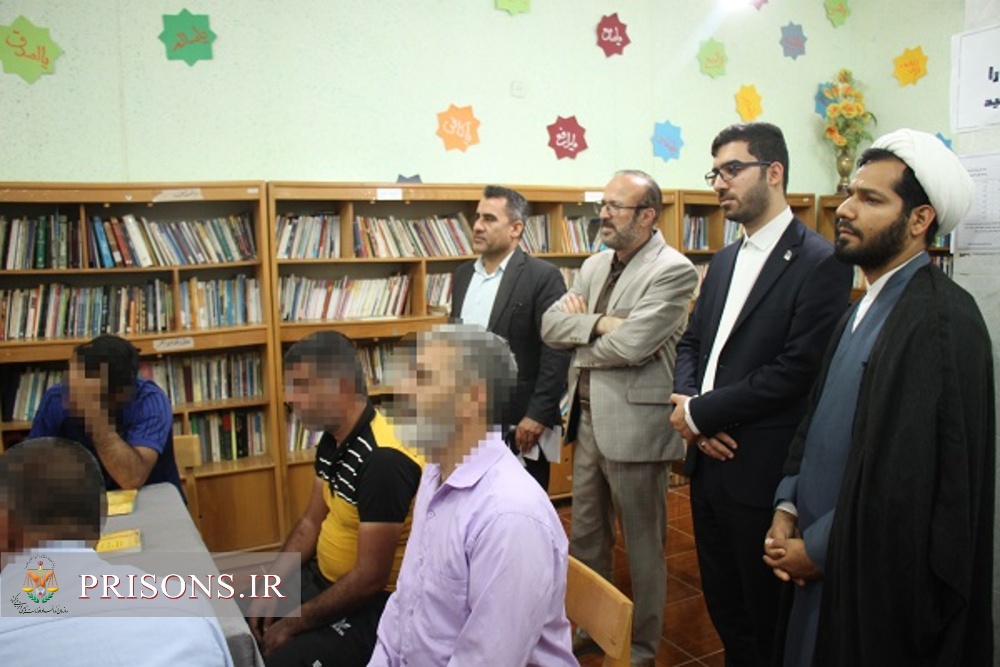 بازدید مدیر دوره های نهضت سواد آموزی کشور از زندان مرکزی بوشهر