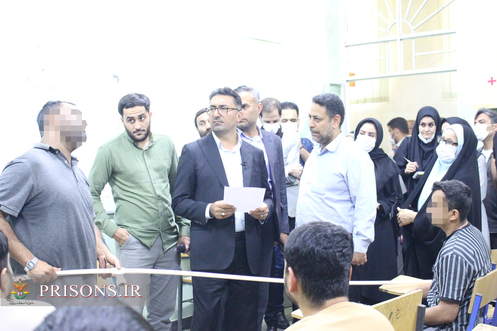 بازدید خبرنگاران حاضر در تور رسانه‌ای قوه قضائیه از زندان بندرعباس