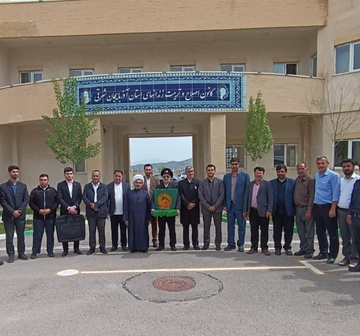 حضور پرچم متبرک رضوی در کانون اصلاح و تربیت زندانهای استان
