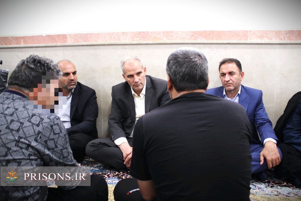 دیدار مدیرکل زندان‌های استان ایلام با زندانیان