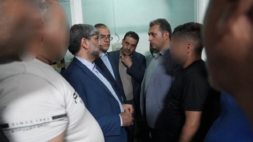 آزادی زندانی نیازمند در بازدید سرزده شبانه رئیس‌کل دادگستری از بند محکومین مالی زندان ارومیه