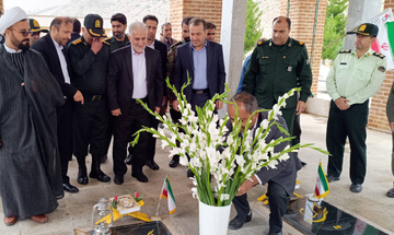 رئیس سازمان زندان‌ها در گلزار شهدای شهرستان باشت حضور یافت