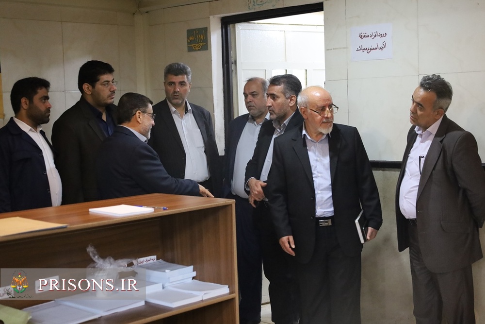 بازدید مشاوران رئیس سازمان زندان‌های کشور از ندامتگاه تهران بزرگ