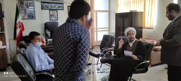 دیدار و گفتگوی مقام قضایی شهرستان شهرضا با محکومین در زندان شهرضا 