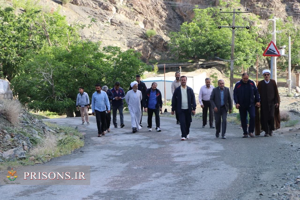 برگزاری همایش پیاده‌روی خانوادگی کارکنان زندان‌های خراسان جنوبی