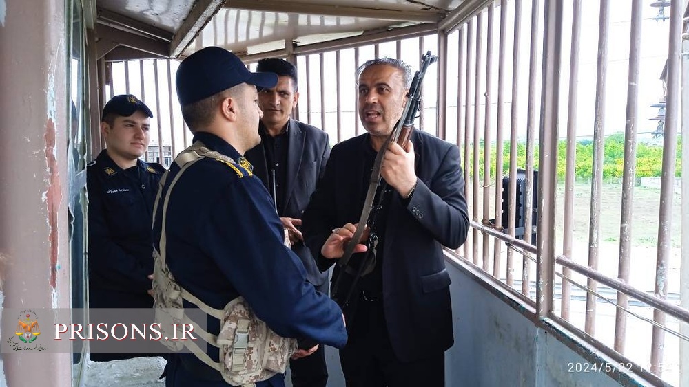 بازدید روز تعطیل مدیرکل زندانهای استان آذربایجان غربی از زندان نقده
