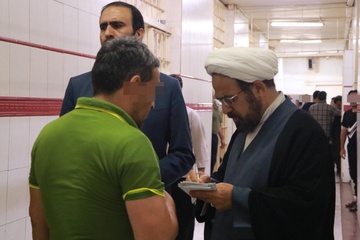 برپایی میز خدمت در بندهای زندان مرکزی زنجان 