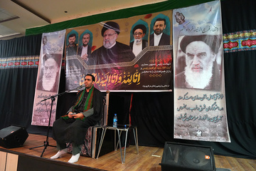 بزرگداشت ارتحال حضرت امام خمینی (ره) وشهدای قیام 15 خرداد در زندان مرکزی یزد