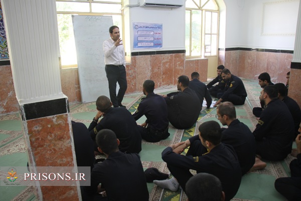 برگزاری کارگاه آموزش نقشه‌کشی ساختمان در زندان مرکزی استان بوشهر