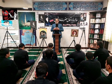 برگزاری مراسم ارتحال حضرت امام خمینی(ره) در کانون اصلاح و تربیت اراک