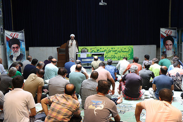 اجرای برنامه های متنوع فرهنگی و تقدیر از فعالان قرآنی در ندامتگاه کرج