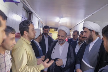 دیدار رئیس‌کل دادگستری زنجان با زندانیان زندان مرکزی استان