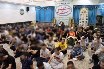 زمزمه های عاشقانه دعای عرفه در زندانهای آذربایجان شرقی