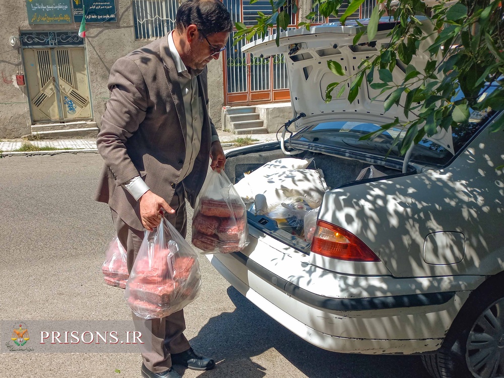 توزیع ۲۲۵ بسته گوشت گرم و ۱۲۰ مورد کمک نقدی به خانواده نیازمند زندانیان اردبیل