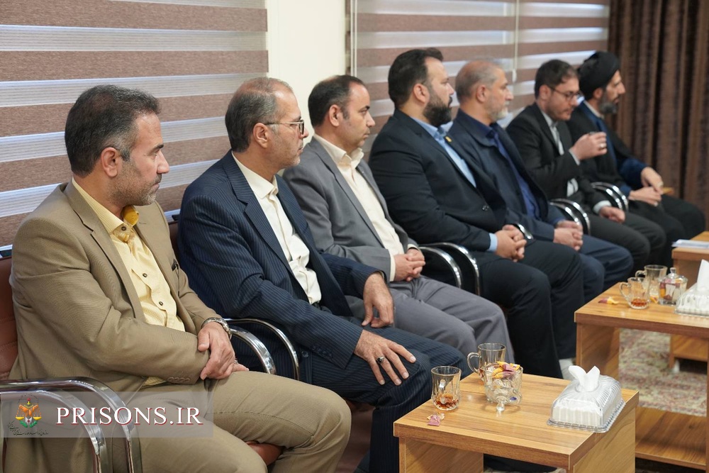 دیدار رئیس کل دادگستری، مدیرکل زندانهای استان کردستان و اعضای شورای قضایی استان با نماینده ولی فقیه