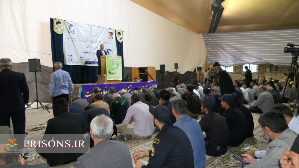 کارکنان زندان های کهگیلویه وبویراحمد در نماز جمعه شرکت کردند 