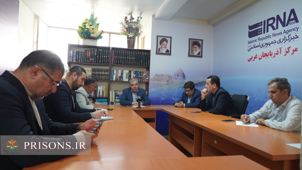 بازدید مدیرکل زندانهای استان از دفتر خبرگزاری ایرنا در آذربایجان غربی