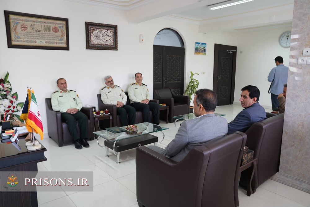 دیدار فرمانده انتظامی استان کردستان با مدیرکل زندانهای استان به مناسبت هفته قوه قضائیه