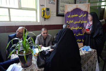 میزخدمت مدیرکل زندان‌های استان یزد با خانواده‌های زندانیان