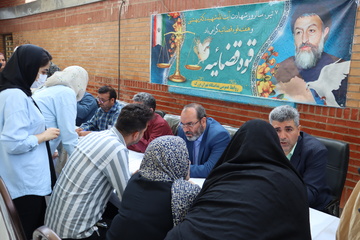 رسیدگی به درخواست‌های خانواده زندانیان در میزخدمت مسئولین زندان‌های استان تهران                                                                                                                                                                                                                  