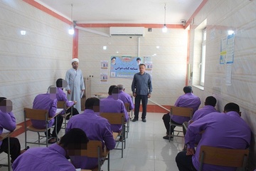 برگزاری مسابقه کتابخوانی با همکاری و حضور نهاد کتابخانه عمومی شهرستان در زندان دشتی 