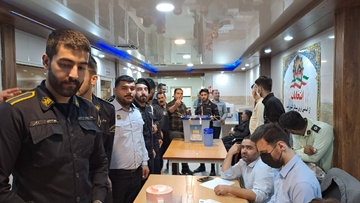 زندان مهاباد یک صدا فریاد زدند« برای ایران قوی سر صندوق رای می آئیم»