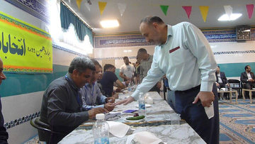 حماسه حضور پای صندوق رأی انتخابات ریاست‌جمهوری در زندان‌های استان مرکزی