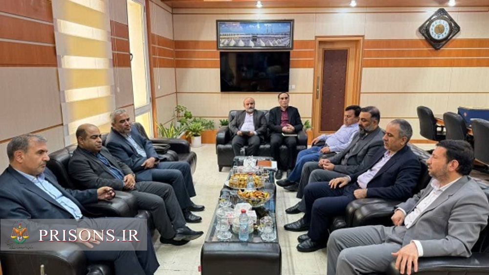 نشست رئیس‌کل دادگستری و مدیرکل زندان‌های استان بوشهر با مدیرعامل پارس جنوبی