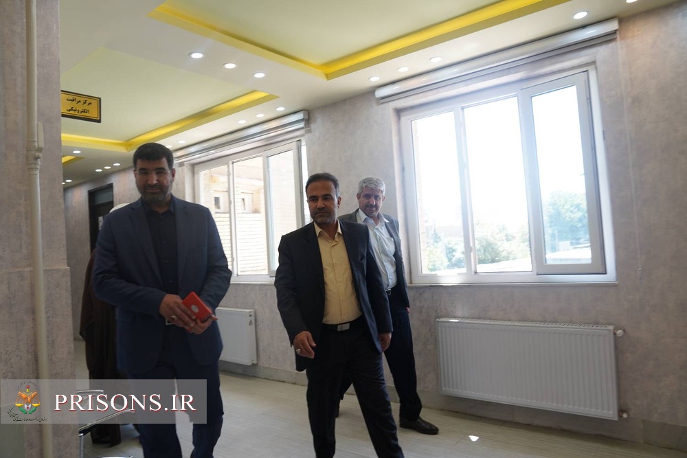 بازدید مدیرکل دفتر اقدامات حمایتی سازمان زندان‌ها از اداره امور خدمات اجتماعی و مراقبت بعد از خروج زندان‌های کردستان