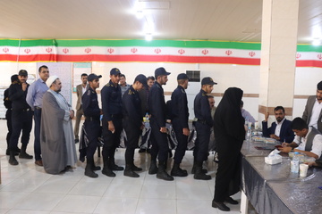 حضور پرشور کارکنان،سربازان وظیفه و مددجویان مراکز تامینی و تربیتی سیستان وبلوچستان در دور دوم انتخابات