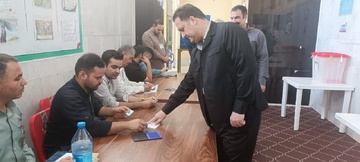 حضور پرشور کارکنان و زندانیان زندان ساوه در پای صندوق رای