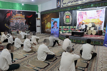 برگزاری مراسمات زیارت عاشورا و عزاداری در نمازخانه مرکزی زندان دشتستان
