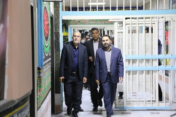 نماینده مردم کرمانشاه در مجلس شورای اسلامی از زندان مرکزی بازدید کرد