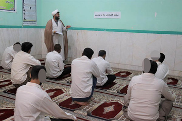 آزمون نماز و مهدویت در اندرزگاه‌های زندان دشتستان برگزار شد