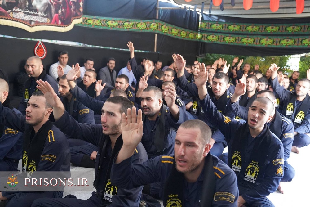 حضور امام جمعه اهل سنت و نماینده مردم کردستان در مجلس خبرگان رهبری در مراسم عزاداری زندان مرکزی سنندج