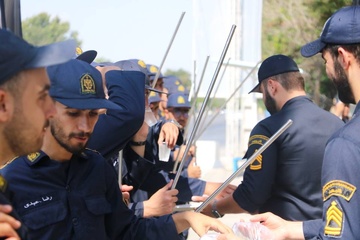 آئین عزاداری سنتی «شاخسی واخسی» پرسنل وظیفه زندان ارومیه در ظهر عاشورا