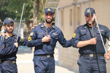 آئین عزاداری سنتی «شاخسی واخسی» پرسنل وظیفه زندان ارومیه در ظهر عاشورا