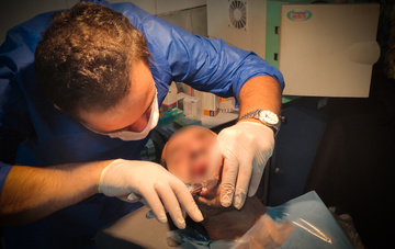 ارائه خدمات دندانپزشکان جهادگر به مددجویان زندان شهرضا در تاسوعا و عاشورا