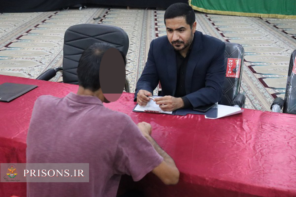 بازدید و دیدار چهره به چهره دادستان عمومی و انقلاب گناوه با زندانیان زندان دشتستان 