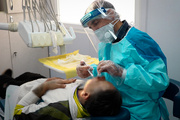 ارائه خدمت دندانپزشکان جهادی به مددجویان زندان بم