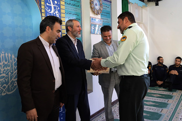 کارکنان نیروی انتظامی شاغل در زندان‌های چهارمحال و بختیاری تجلیل شدند
