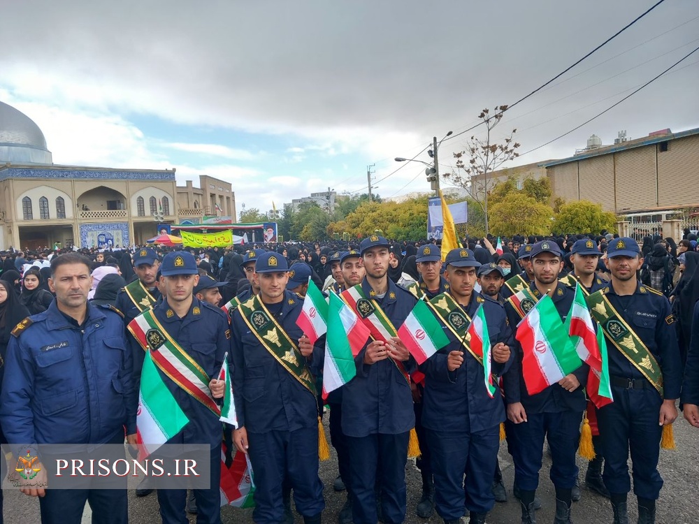 حضور کارکنان زندان‌های استان ایلام در راهپیمایی یوم‌الله 13 آبان