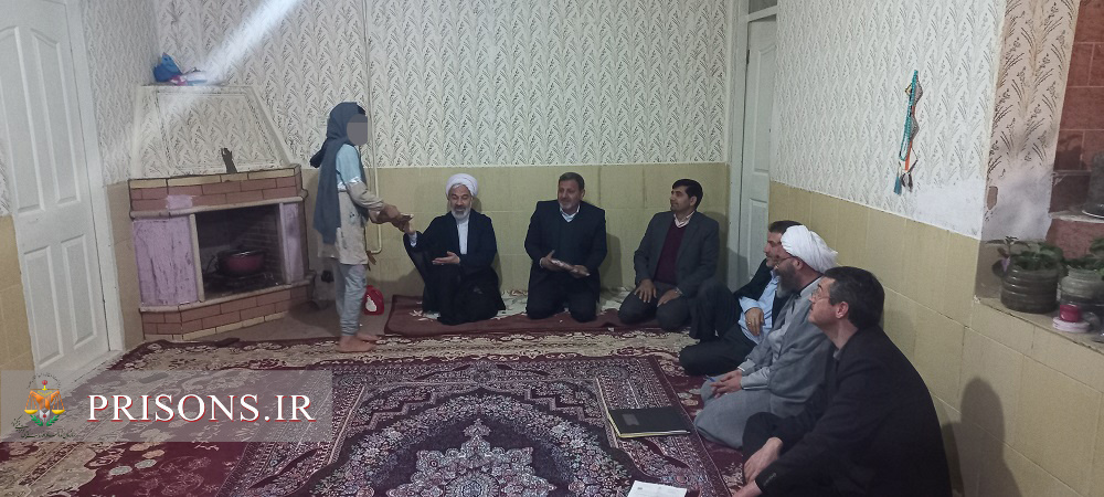 گره‌گشایی از مشکلات معیشتی تعدادی ازخانواده زندانیان در بازدید مدیرکل زندان‌های استان خراسان شمالی