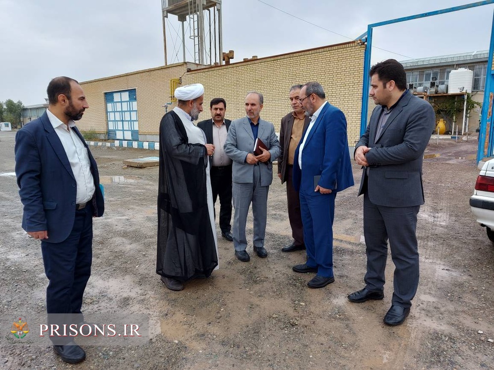 بازدید معاون قضایی دیوان عدالت اداری کشور از مراکز کاردرمانی و حرفه‌آموزی استان