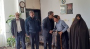 دیدارو تجلیل رئیس زندان لنجان از خانواده شهید نوجوان بسیجی