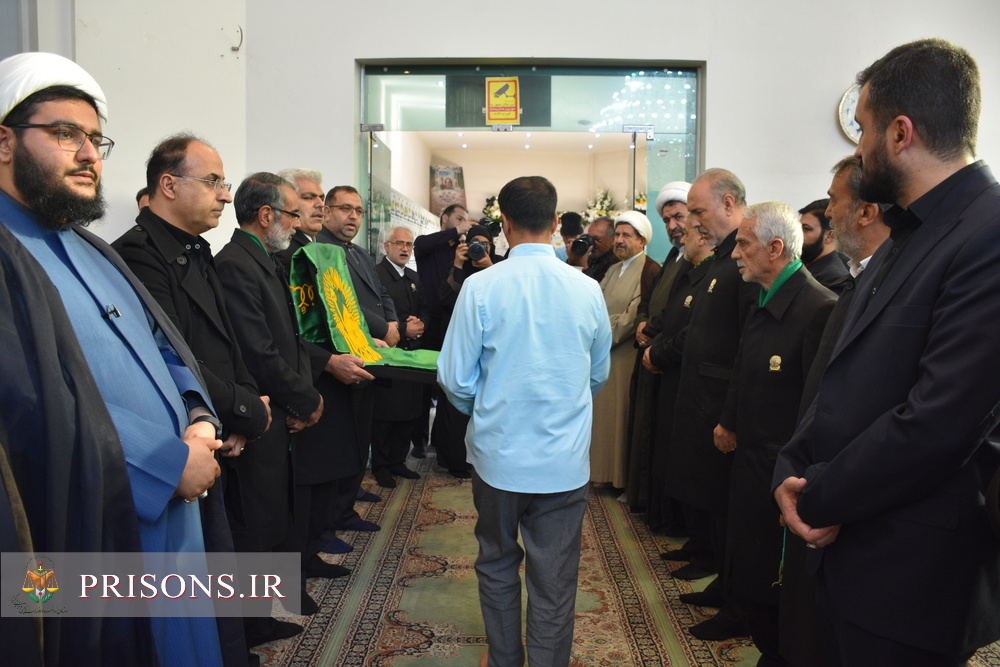 آئین آزادی ۴۲ زندانی نیازمند در چهارمین سالگرد اجرای پویش مردمی مسجدی نذر هشتم با حضور حجت الاسلام والمسلمین سعدی رئیس امور فرهنگی قوه قضائیه و حجت الاسلام والمسلمین زرندی رئیس کل دادگستری خراسان رضوی برگزار شد .