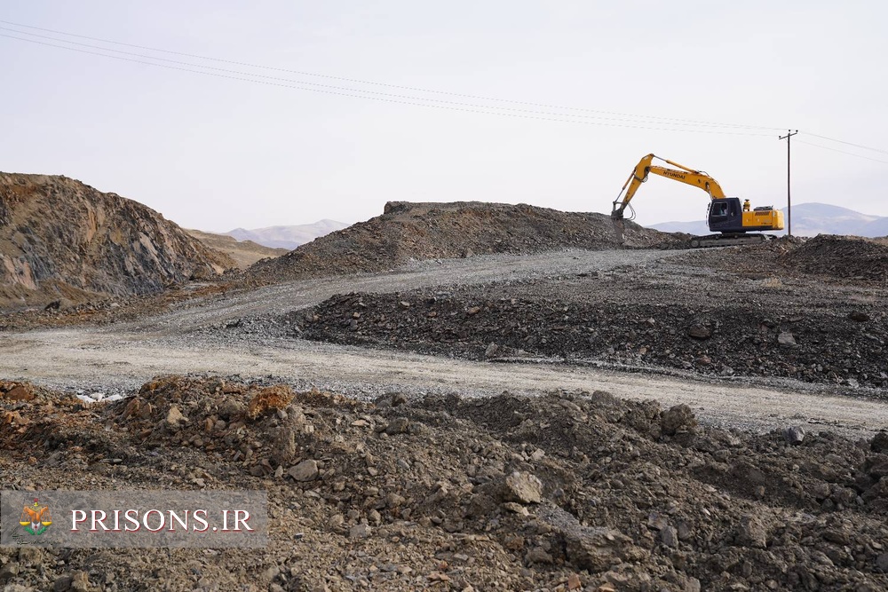 بازدید مدیرکل زندان‌های کردستان به همراه مسئول بسیج سازندگی سپاه بیت‌المقدس استان از پروژه شهرک آزمایش