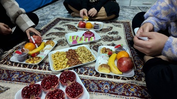 سفره آرایی شب چله در زندان‌های استان تهران