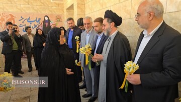 همزمان با روز زن ۱۲ زندانی نسوان از زندان مرکزی شیراز آزاد شدند