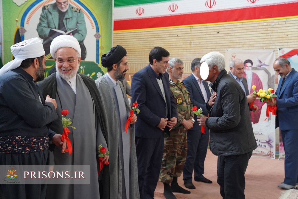 برگزاری محفل اُنس با قرآن و مراسم آزادی زندانیان به مناسبت سالگرد شهادت سردار حاج‌قاسم سلیمانی در زندان مرکزی سنندج